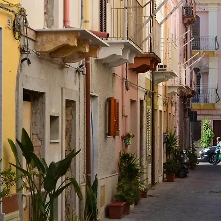 Antica Casa Tabarkina Feriehus *